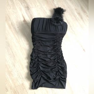 Little black dress 👯‍♀️